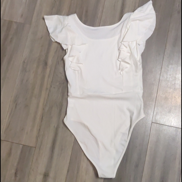 *FREE WITH PURCHASE* Ruffled cheeky-cut bodysuit - Picture 2 of 3